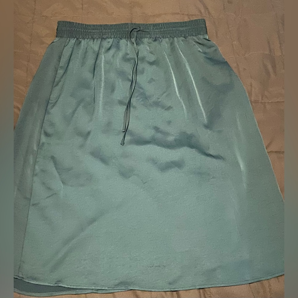 A New Day Satin Drawstring midi skirt 💙